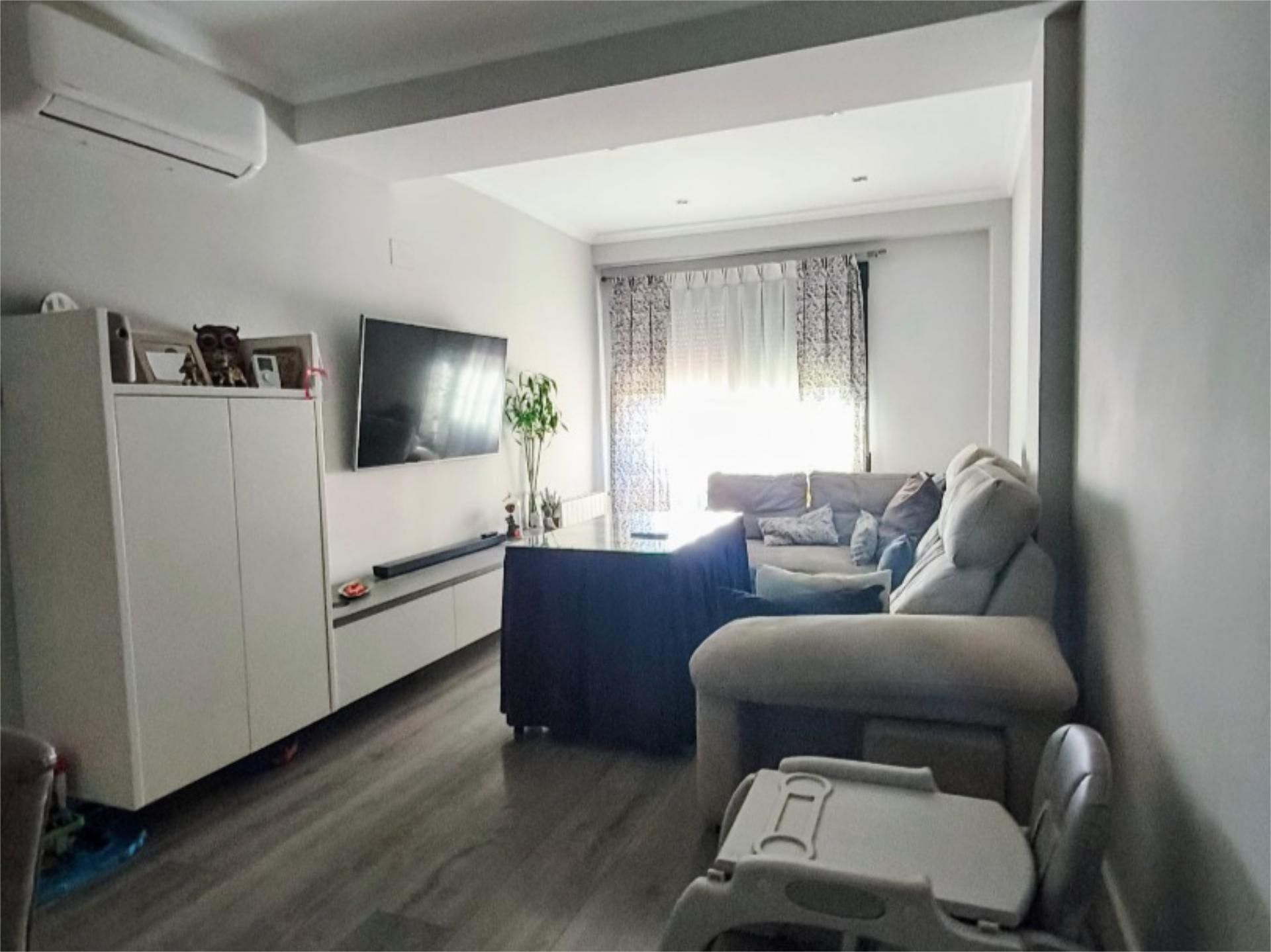 Flat for sale in Calle Real de Pinos Puente, 117, Pinos Puente Living room of Flat for sale in Pinos Puente with Air Conditioner, Heating and Parquet flooring