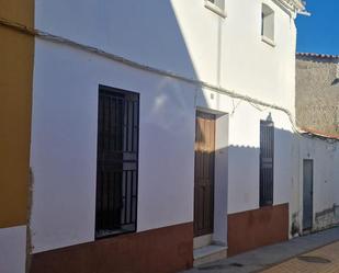 Exterior view of Single-family semi-detached for sale in Navalvillar de Pela  with Terrace, Storage room and Furnished