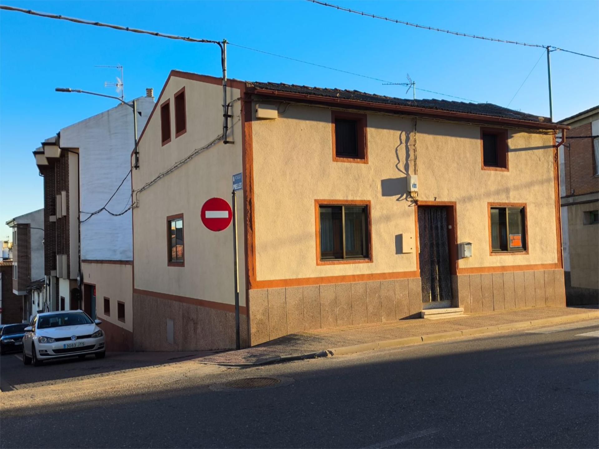 Vista exterior de Casa o xalet en venda en Íscar amb Terrassa