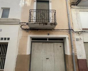 Vista exterior de Casa adosada en venda en Alzira amb Terrassa