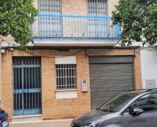 Exterior view of Single-family semi-detached for sale in  Sevilla Capital  with Terrace and Balcony