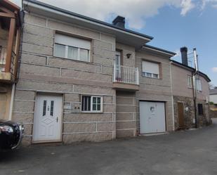 Exterior view of Single-family semi-detached for sale in A Gudiña   with Balcony