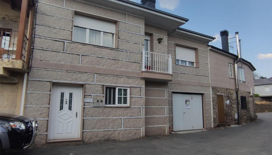 Foto 1 de Casa adosada en venda a Lugar Tameiron, 173, A Gudiña , Ourense