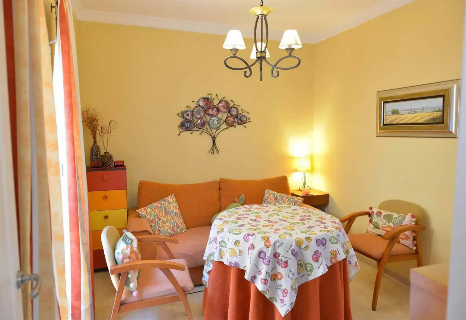 Casa o chalet en venta en Calle Carmen de Burgos Colom, 5, Barrio Bajo Habitación de Casa o chalet en venta en San Juan de Aznalfarache con Aire acondicionado, Calefacción y Terraza