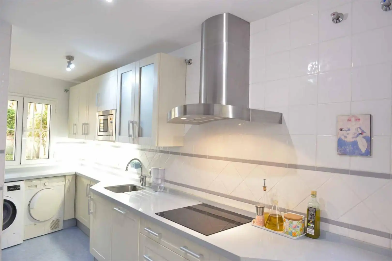 Casa o chalet en venta en Calle Carmen de Burgos Colom, 5, Barrio Bajo Cocina de Casa o chalet en venta en San Juan de Aznalfarache con Aire acondicionado, Calefacción y Terraza