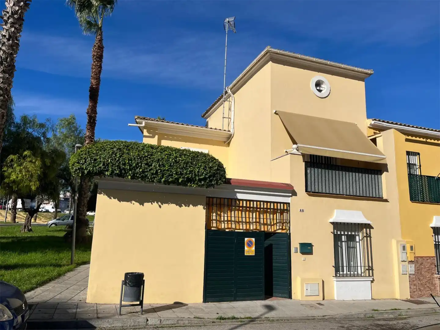 Casa o chalet en venta en Calle Carmen de Burgos Colom, 5, Barrio Bajo Vista exterior de Casa o chalet en venta en San Juan de Aznalfarache con Aire acondicionado, Calefacción y Terraza