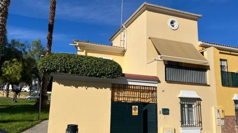Foto 2 de Casa o xalet en venda a Calle Carmen de Burgos Colom, 5, Barrio Bajo, Sevilla