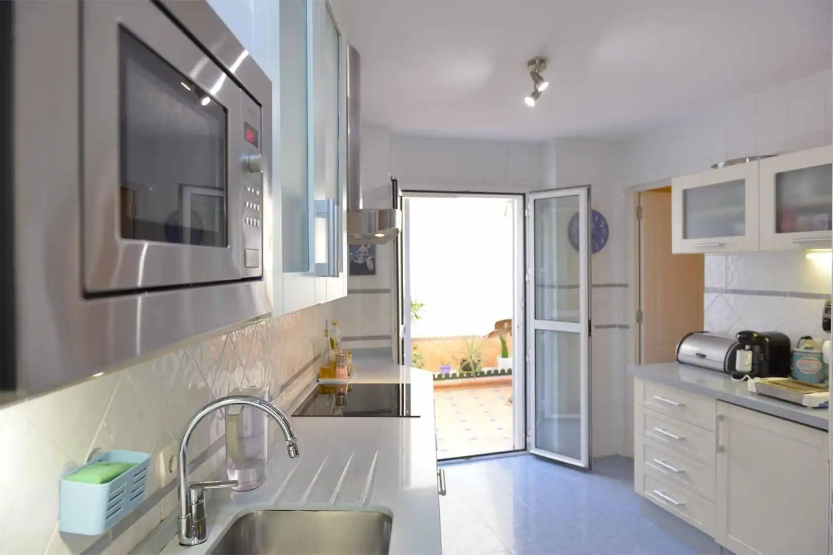 Casa o chalet en venta en Calle Carmen de Burgos Colom, 5, Barrio Bajo Cocina de Casa o chalet en venta en San Juan de Aznalfarache con Aire acondicionado, Calefacción y Terraza