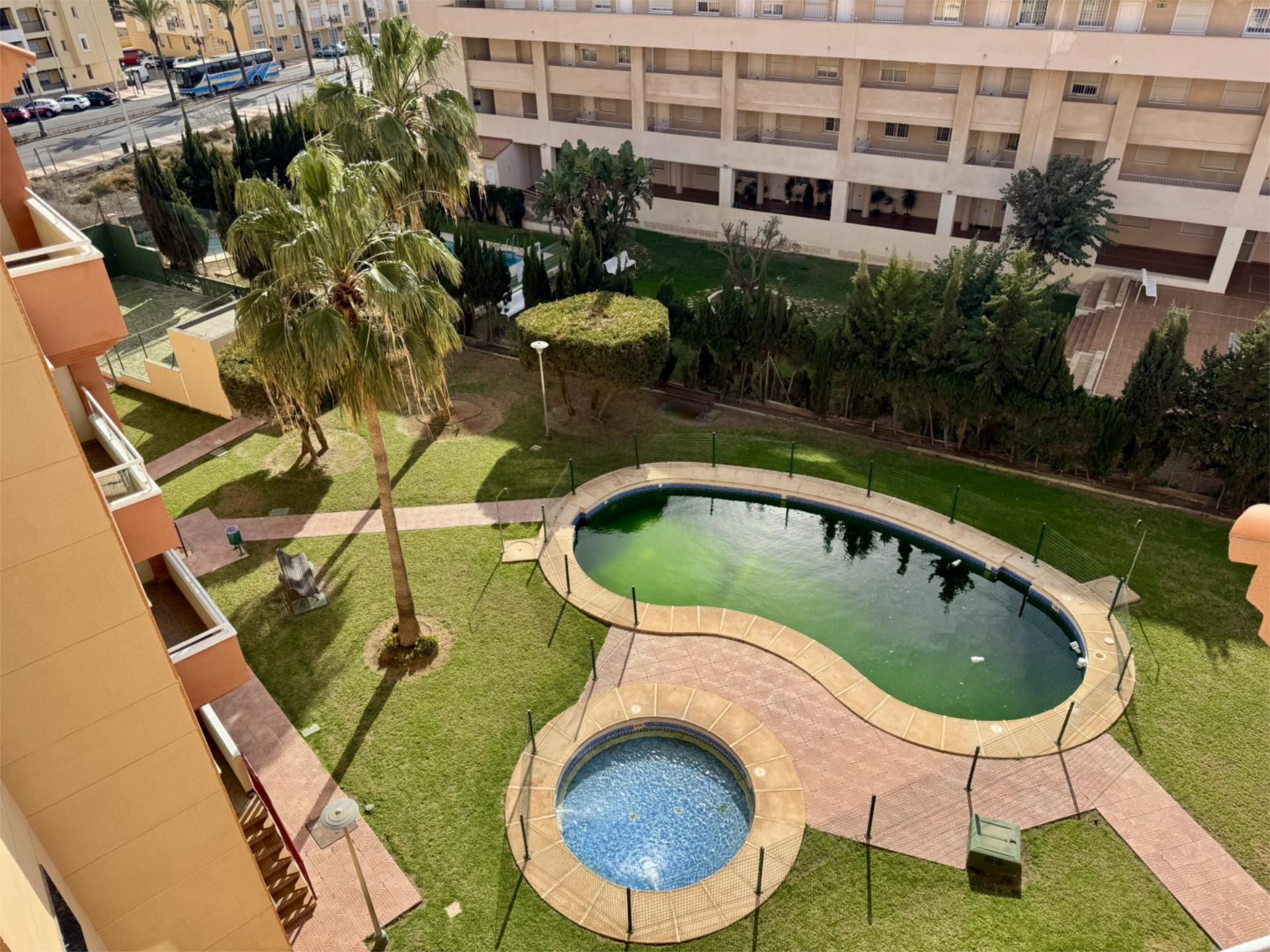 Piscina de Àtic en venda en Roquetas de Mar amb Aire condicionat i Terrassa
