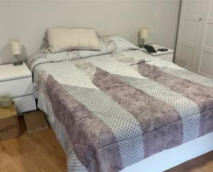 Bedroom of Flat to share in Pontevedra Capital   with Heating, Parquet flooring and Furnished