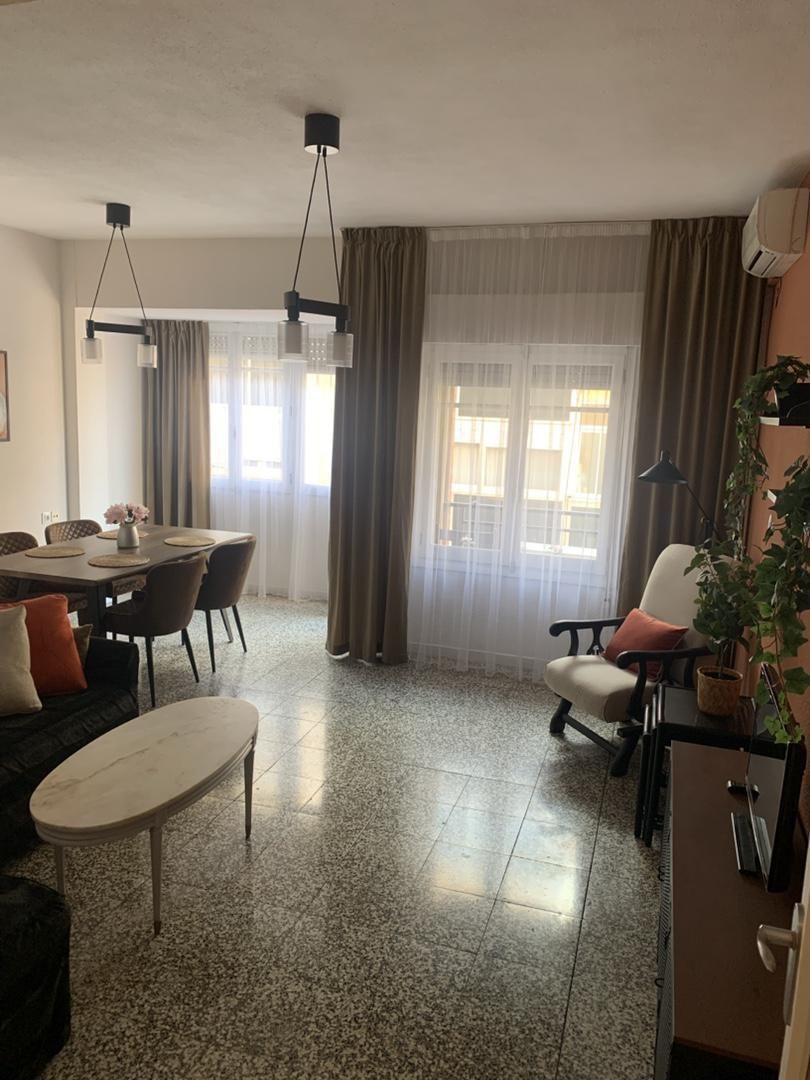 Menjador de Estudi per a compartir en Castellón de la Plana / Castelló de la Plana amb Aire condicionat, Calefacció i Terrassa