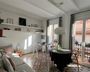 Living room of Flat for sale in  Barcelona Capital  with Air Conditioner, Heating and Balcony