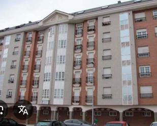 Vista exterior de Apartament en venda en Ponferrada amb Calefacció, Parquet i Traster