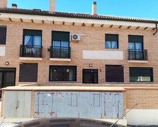 Vista exterior de Pis en venda en Talamanca de Jarama amb Calefacció, Parquet i Terrassa