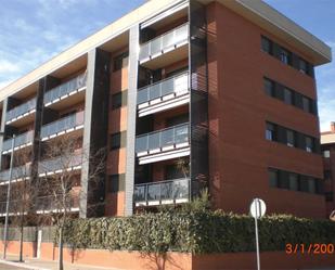 Exterior view of Flat for sale in Sant Cugat del Vallès  with Air Conditioner, Terrace and Swimming Pool