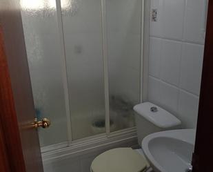 Bathroom of Flat to rent in San Fernando  with Furnished and Community parking