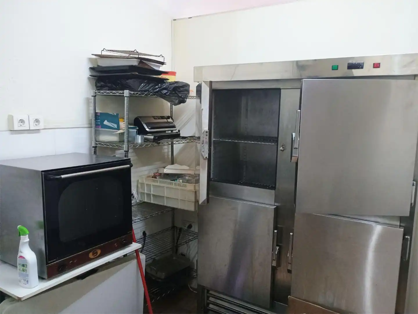 Local en traspaso en Pasaje de la Almoneda, 29, Santa Eufemia Cocina de Local en traspaso en Tomares