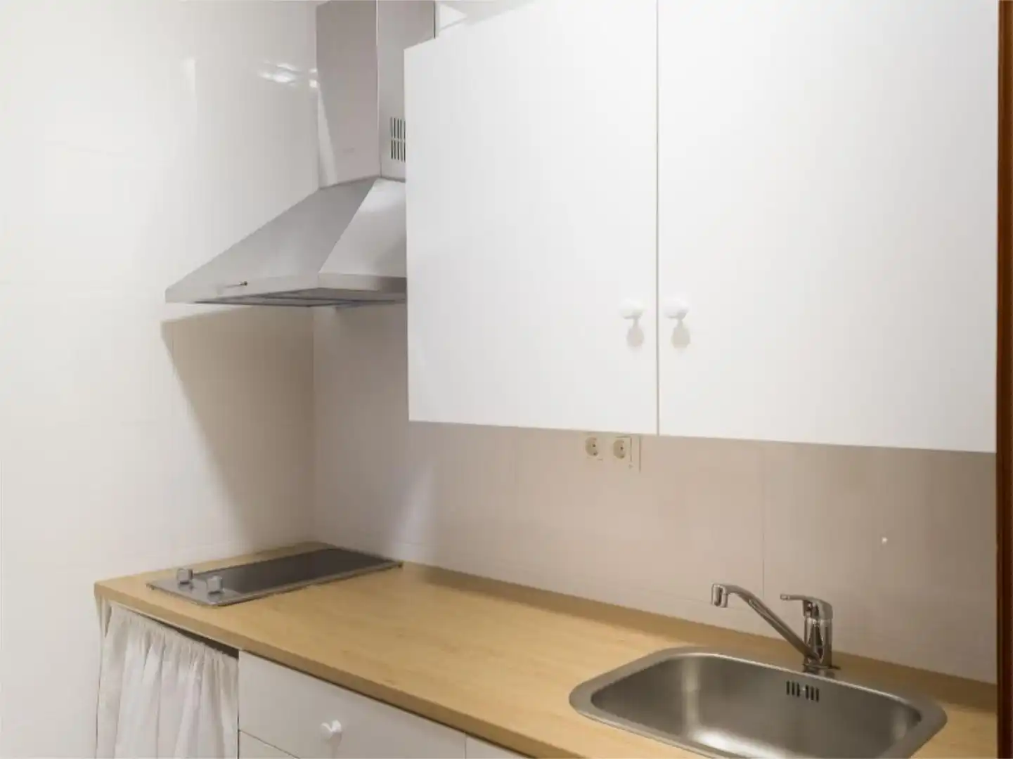 Cuina de Planta baixa en venda en El Coronil amb Aire condicionat, Calefacció i Moblat
