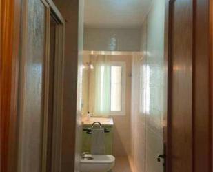 Bathroom of Flat to rent in  Sevilla Capital