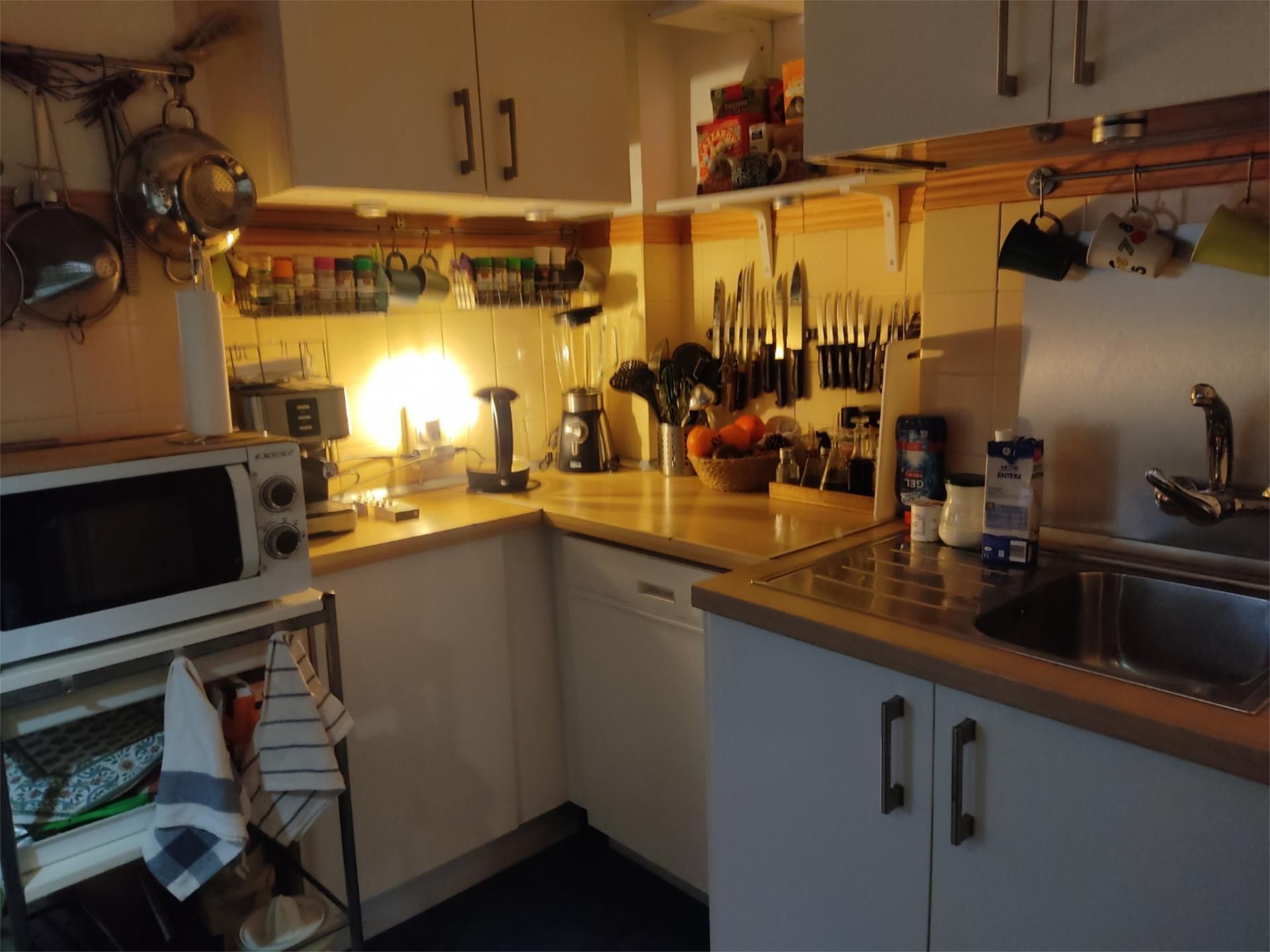 Kitchen of Flat to share in  Madrid Capital  with Heating, Parquet flooring and Terrace
