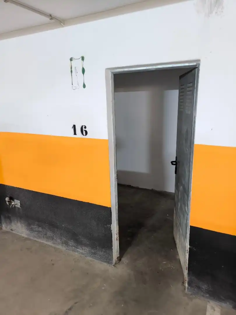 Parkplatz von Garage zum Verkauf in Vera