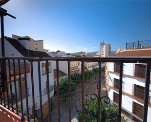 Vista exterior de Casa o xalet en venda en Vélez-Málaga amb Terrassa