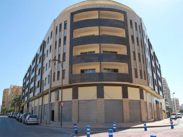 Garaje en Alquiler en Carrer de Joan Baptista Baset i Ramos, 20 en Campello Playa