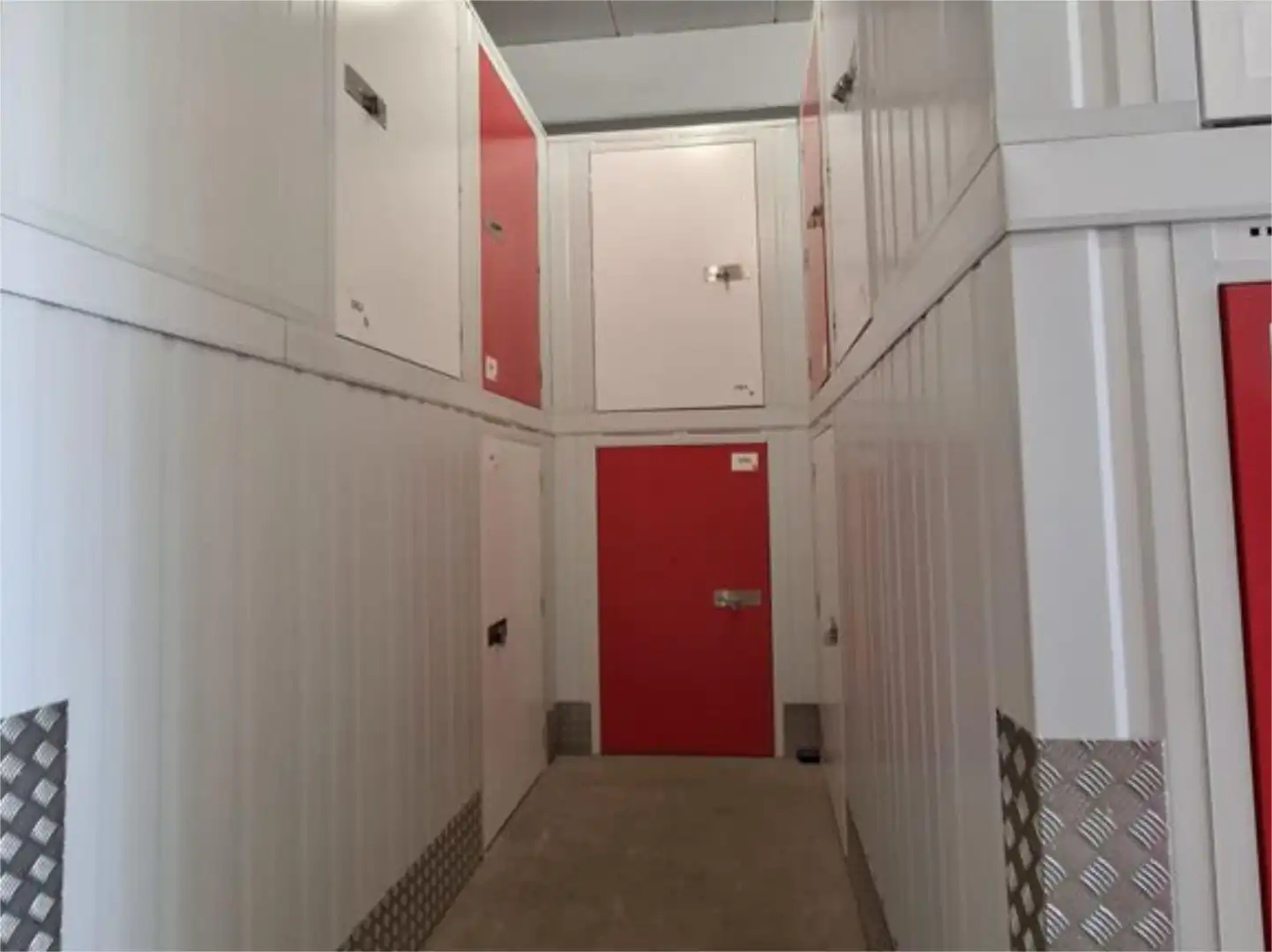 Storage room for rent in Calle de Téllez, 1, Pacífico Storage room for rent in Madrid