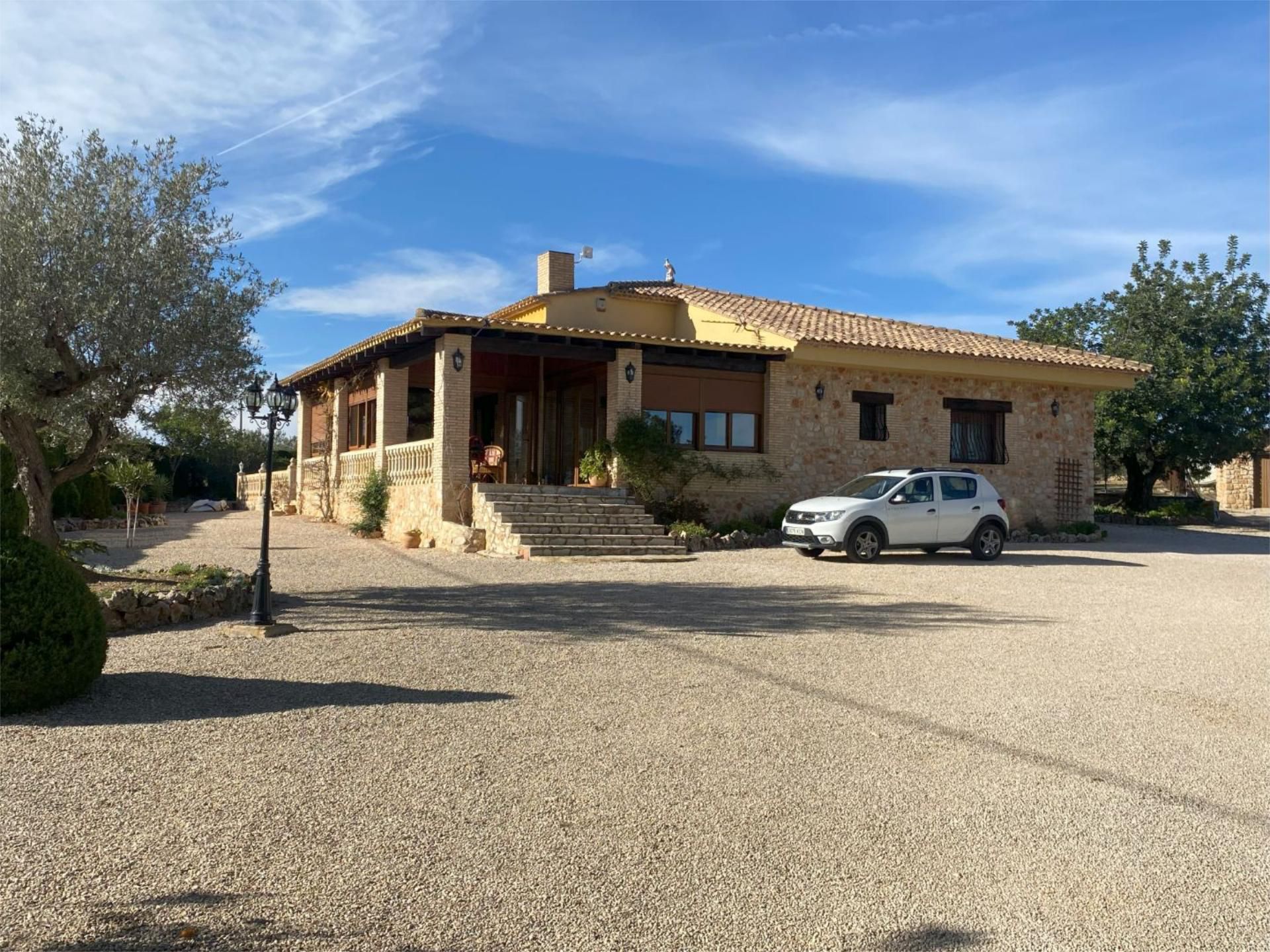 Vista exterior de Casa o xalet en venda en Chella amb Aire condicionat, Calefacció i Jardí privat