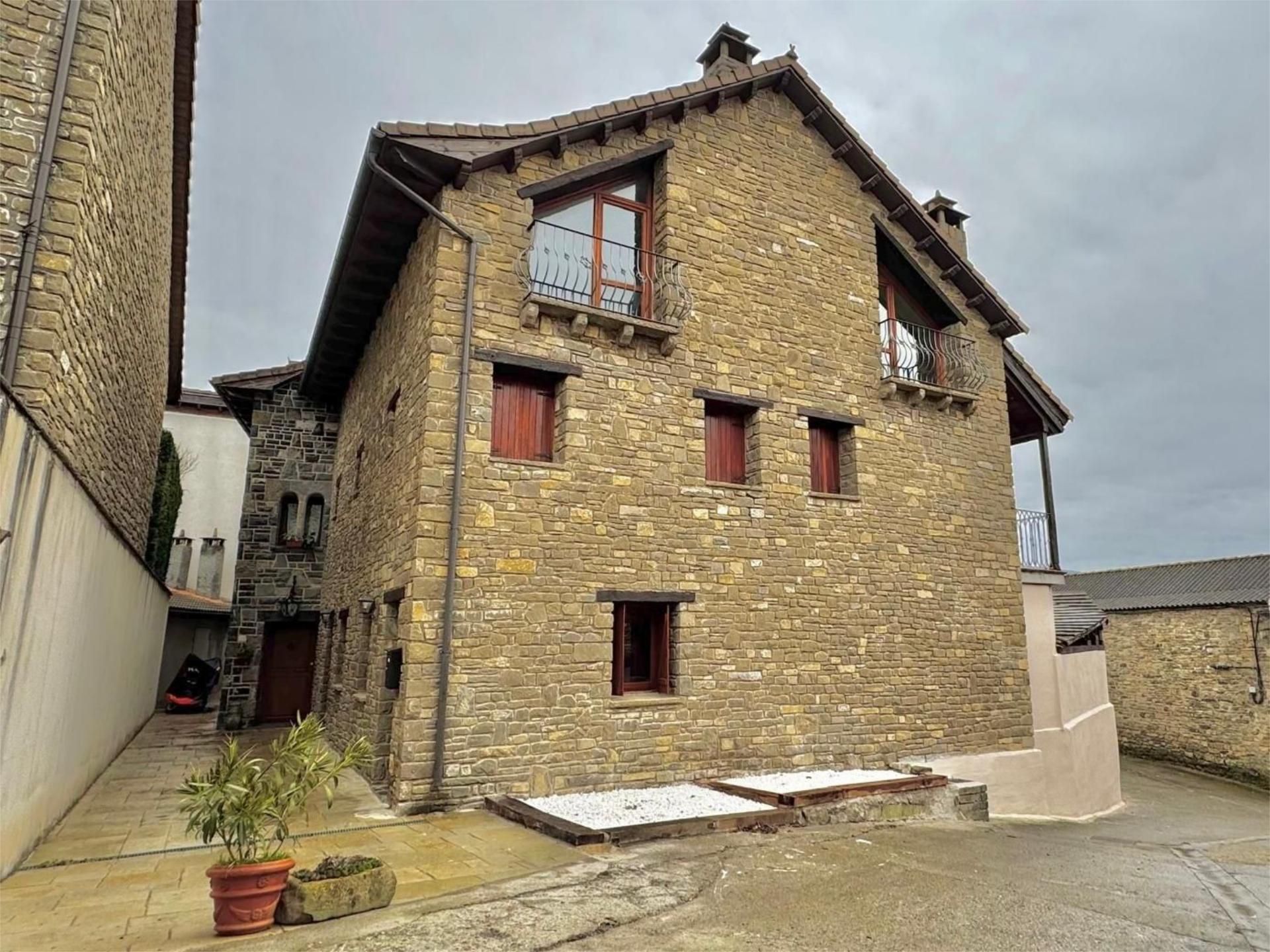 Exterior view of Flat for sale in Sabiñánigo  with Heating, Parquet flooring and Terrace
