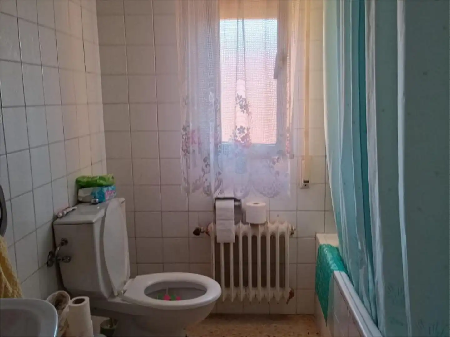 Badezimmer von Wohnung zum Verkauf in Aguilafuente mit Heizung, Abstellraum und Möbliert