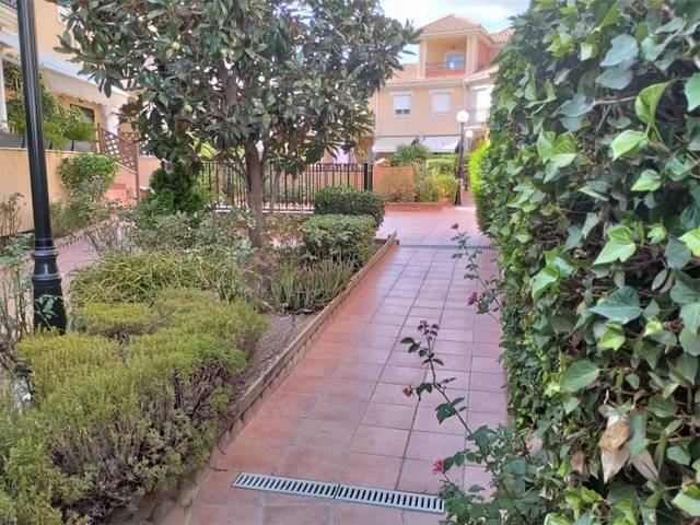 Casa adosada en Alquiler en Avenida García Lorca, 7 en Campus de la Salud