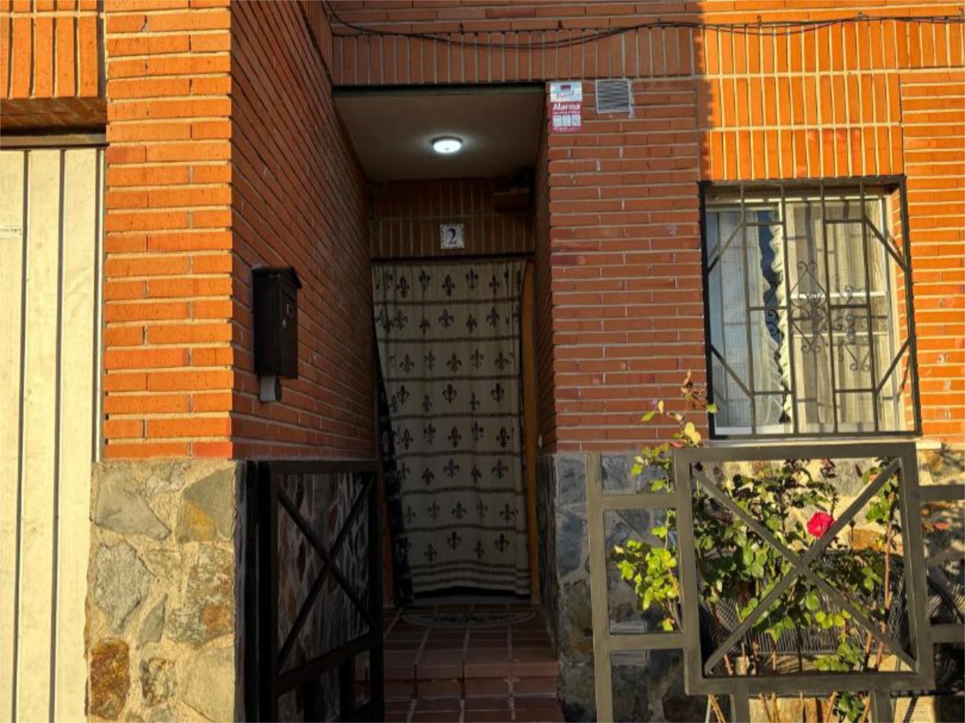Casa adosada en venda en Cabañas de la Sagra amb Moblat i Balcó