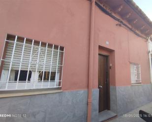 Exterior view of Single-family semi-detached for sale in Mollet del Vallès  with Air Conditioner and Terrace