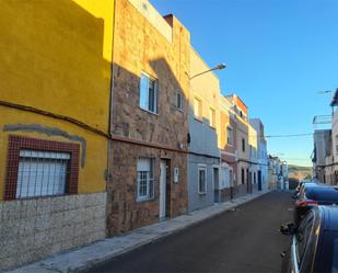 Exterior view of Single-family semi-detached for sale in Badajoz Capital  with Air Conditioner, Heating and Parquet flooring