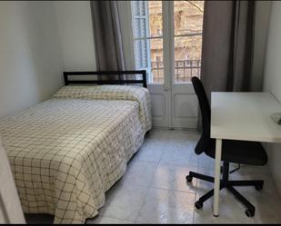 Bedroom of Flat to share in  Barcelona Capital  with Heating, Furnished and Oven