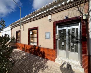 Vista exterior de Planta baixa en venda en Santa Cruz de Mudela amb Calefacció, Jardí privat i Terrassa