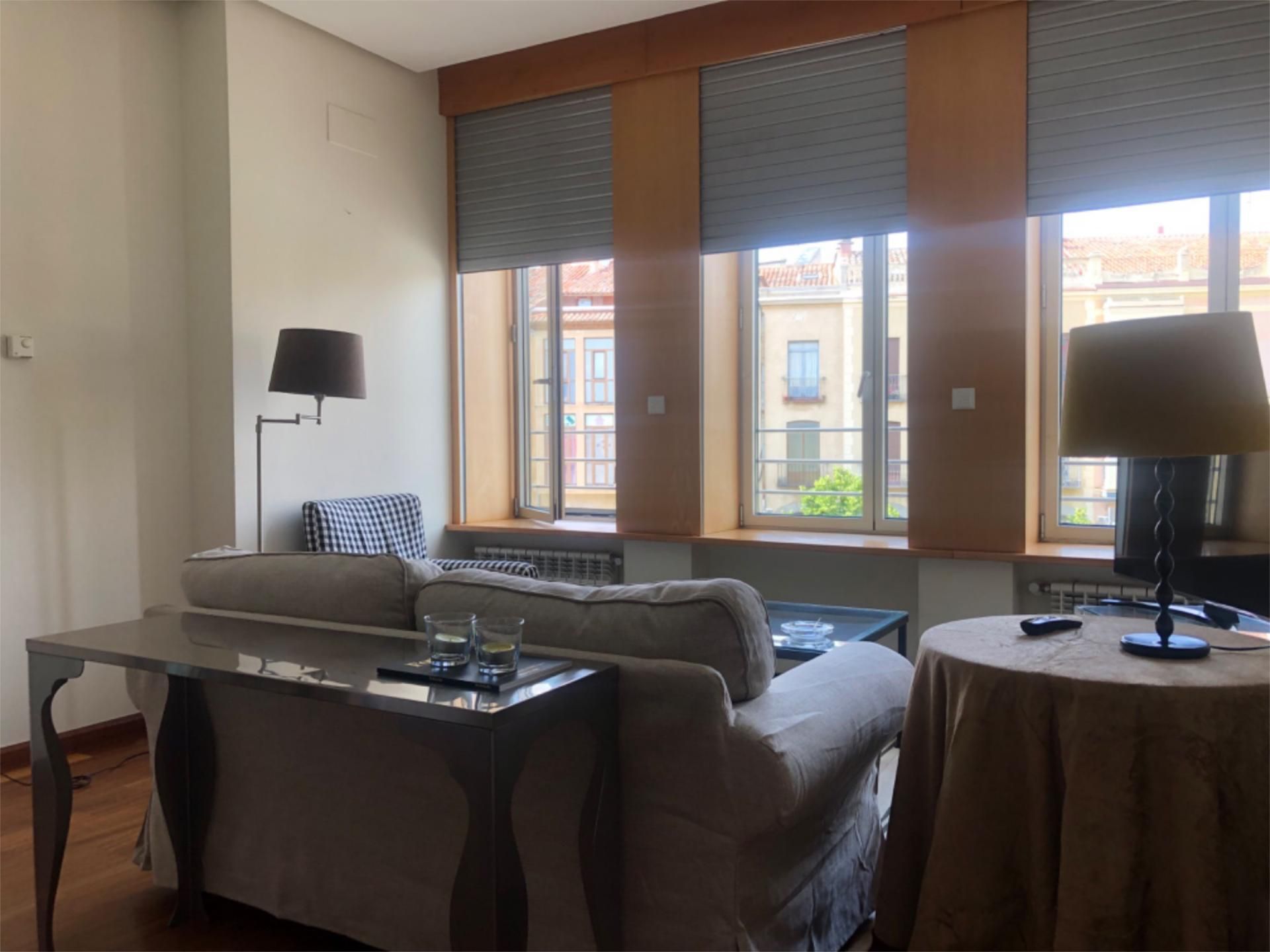 Living room of Flat to rent in Ávila Capital  with Heating, Parquet flooring and Furnished
