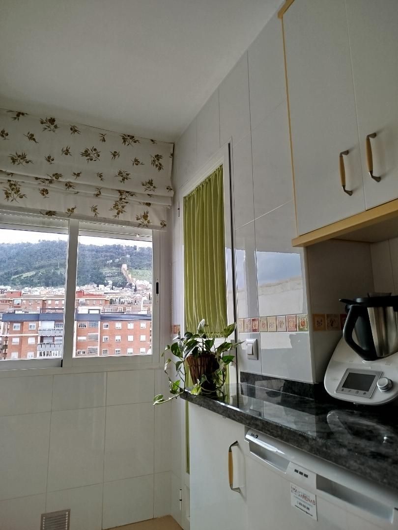 Dormitori de Pis en venda en  Jaén Capital amb Aire condicionat, Calefacció i Terrassa