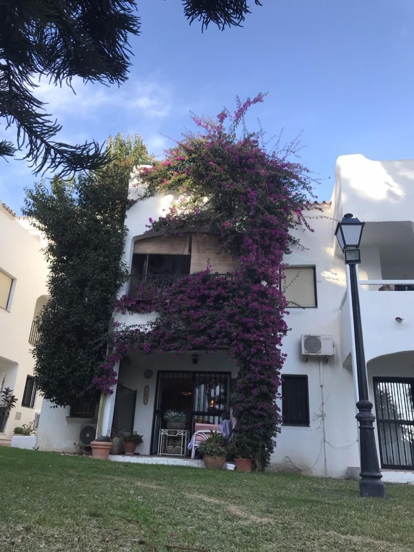 Exterior view of House or chalet for sale in Estepona  with Air Conditioner, Terrace and Swimming Pool