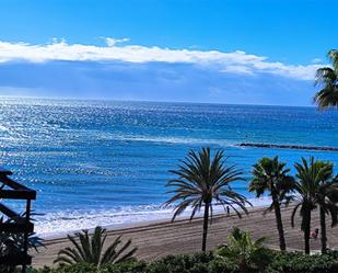 Vista exterior de Apartament de lloguer en Marbella amb Aire condicionat, Terrassa i Moblat