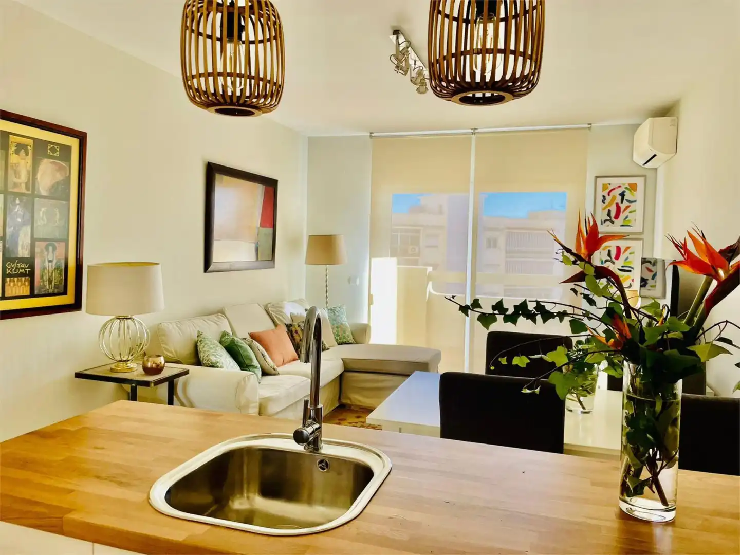 Wohnung zur Miete in Calle Jacinto Benavente, 5, Ricardo Soriano Wohnzimmer von Wohnung zur Miete in Marbella mit Klimaanlage und Terrasse
