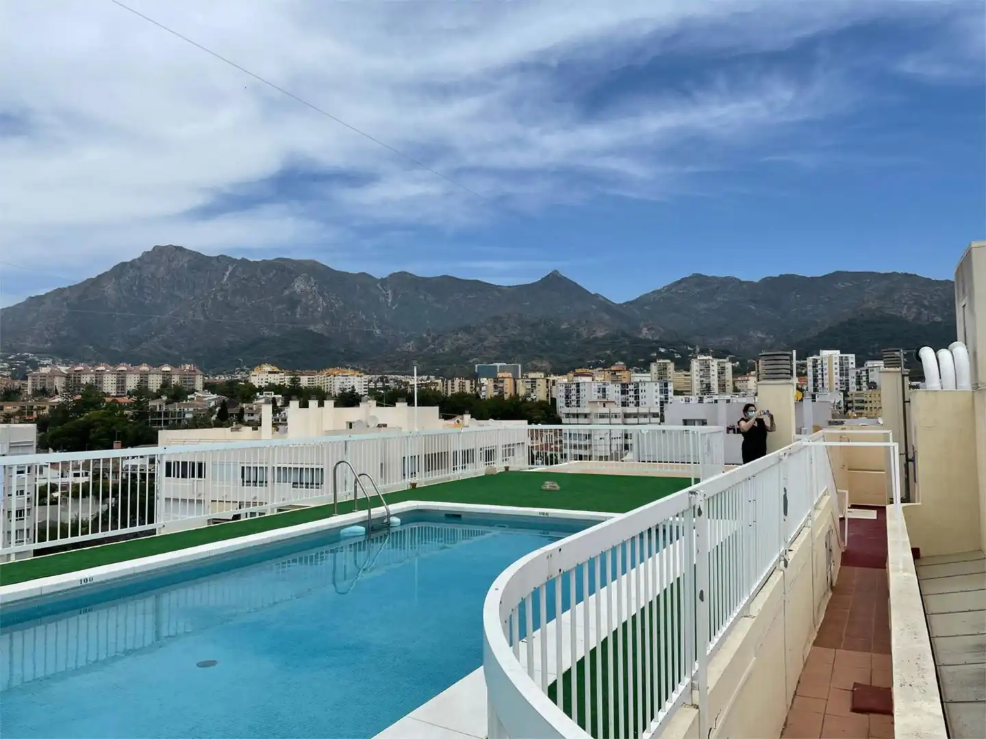 Wohnung zur Miete in Calle Jacinto Benavente, 5, Ricardo Soriano Schwimmbecken von Wohnung zur Miete in Marbella mit Klimaanlage und Terrasse