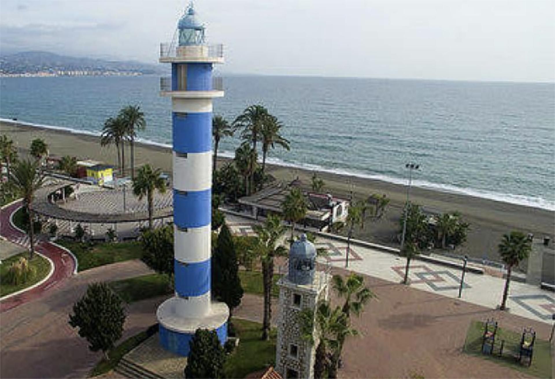 Exterior view of Study for sale in Vélez-Málaga  with Air Conditioner and Swimming Pool