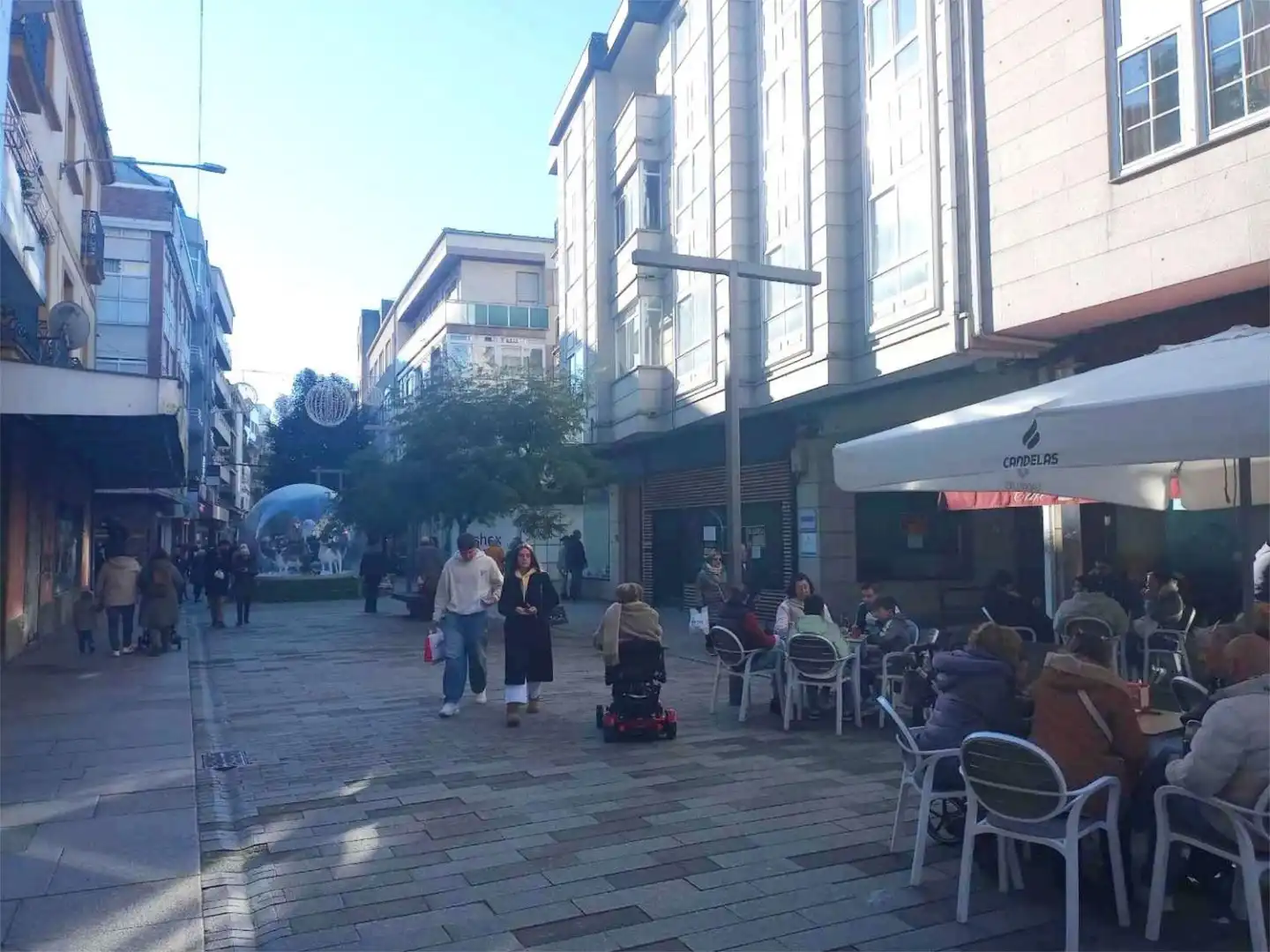 Commercial properties for rent in Rúa do Alcalde Rey Daviña, 43, Vilagarcía Exterior view of Commercial properties for rent in Vilagarcía de Arousa with Air Conditioner, Parquet flooring and Furnished