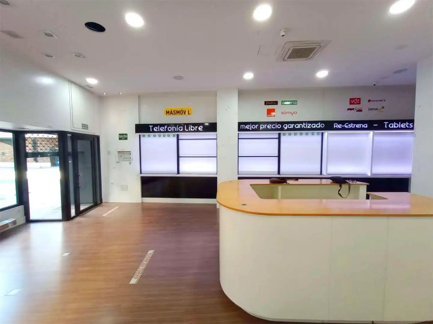 Commercial properties for rent in Rúa do Alcalde Rey Daviña, 43, Vilagarcía Commercial properties for rent in Vilagarcía de Arousa with Air Conditioner, Parquet flooring and Furnished