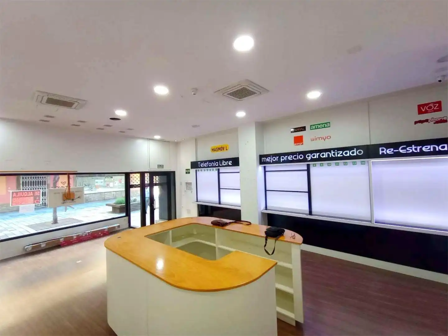 Commercial properties for rent in Rúa do Alcalde Rey Daviña, 43, Vilagarcía Commercial properties for rent in Vilagarcía de Arousa with Air Conditioner, Parquet flooring and Furnished