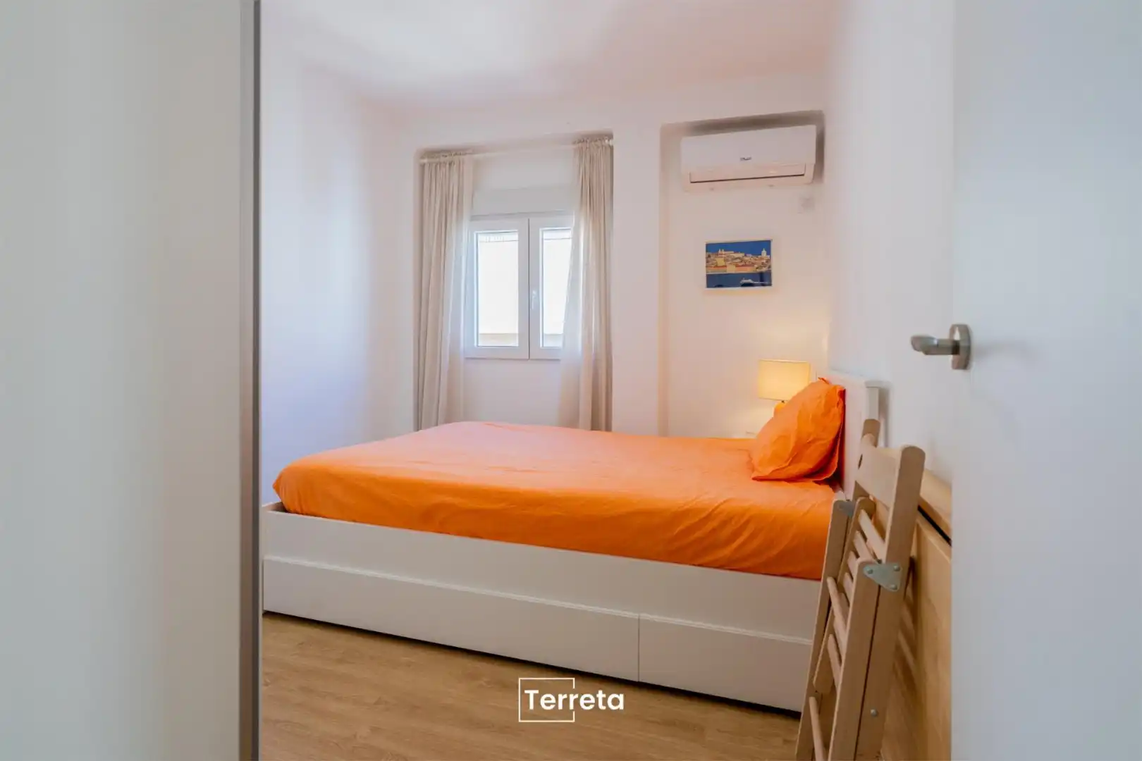 Schlafzimmer von Wohnung zur Miete in  Valencia Capital mit Klimaanlage, Terrasse und Balkon