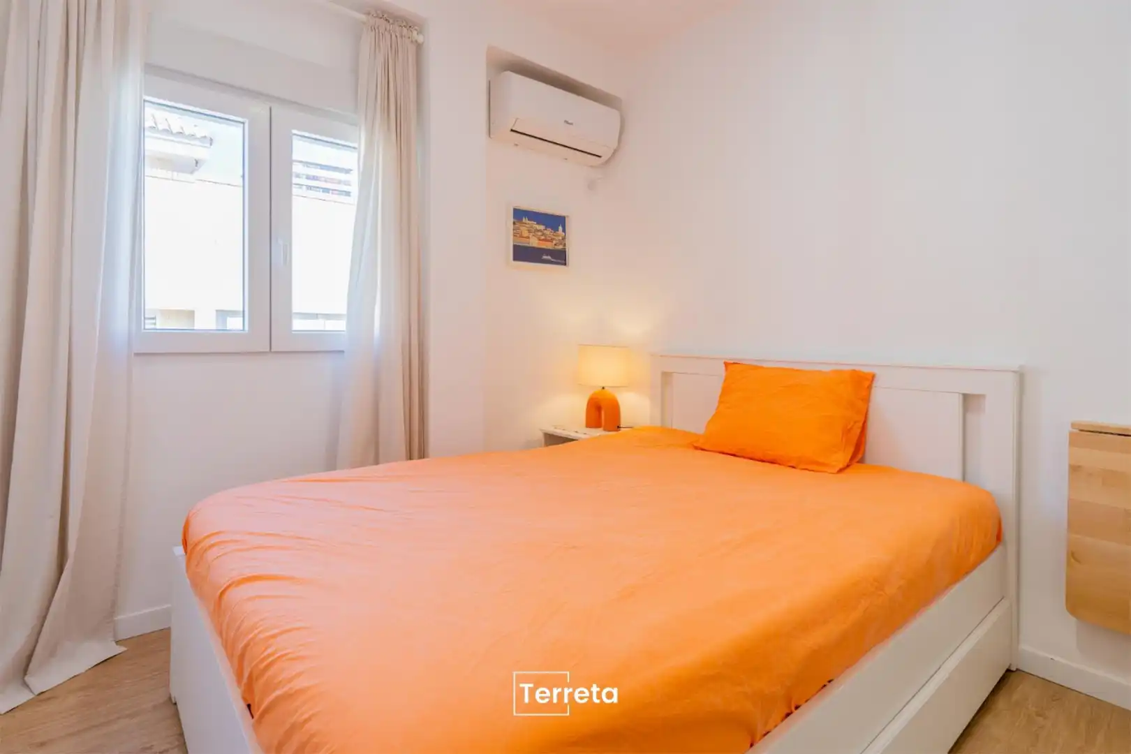 Schlafzimmer von Wohnung zur Miete in  Valencia Capital mit Klimaanlage, Terrasse und Balkon
