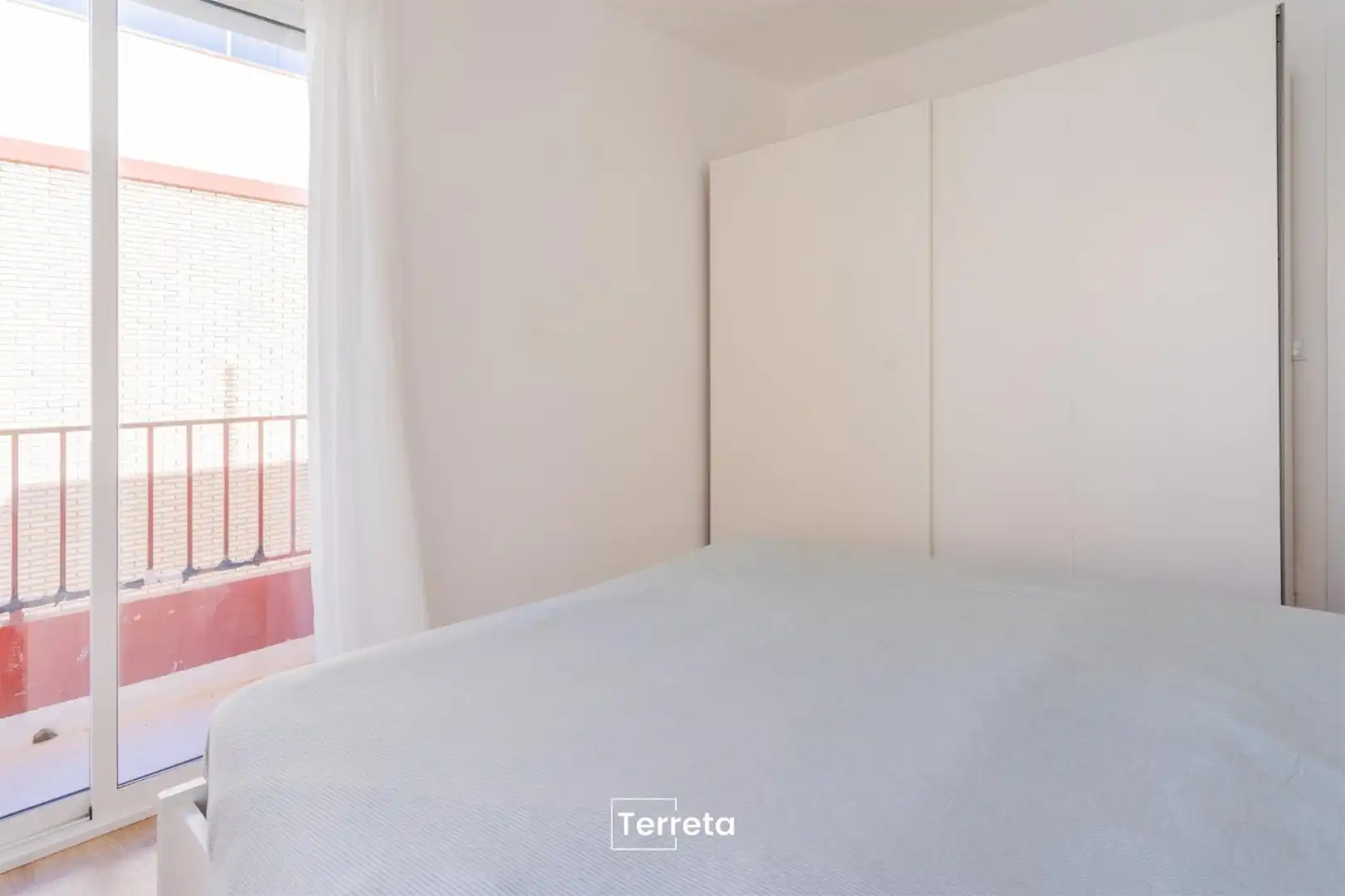 Schlafzimmer von Wohnung zur Miete in  Valencia Capital mit Klimaanlage, Terrasse und Balkon